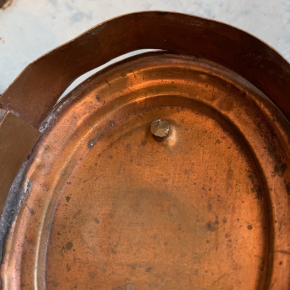 Vintage Brass Trinket Box with Colored Stones on Lid and Sides. - Picture 9 of 12